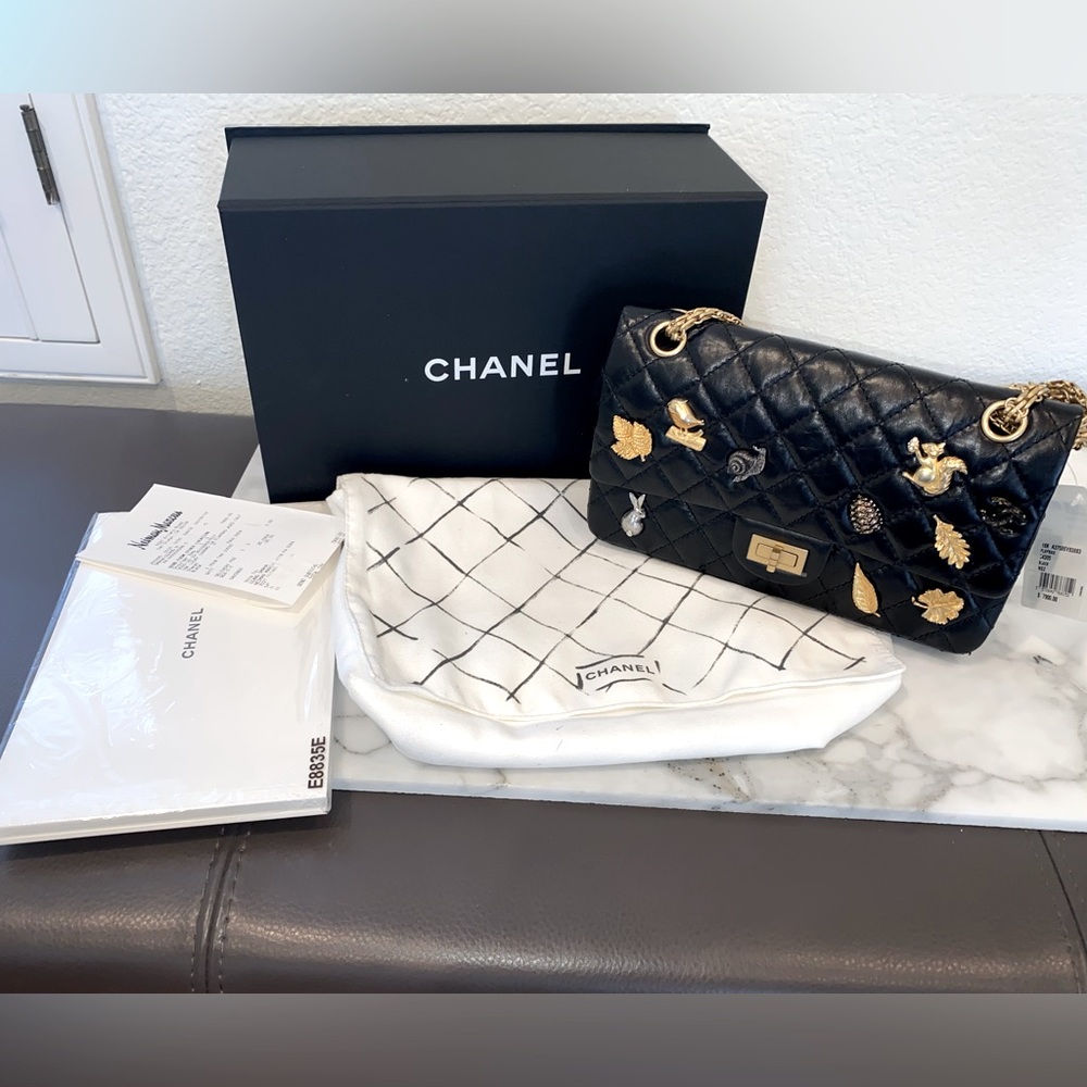 NWT Chanel Black Quilted Aged Calfskin Lucky Charms 2.55 Reissue 255 Double Flap